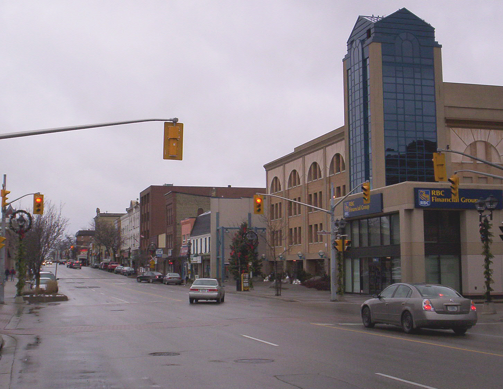 King Street South, at Willis Way, looking north toward Erb Street, in Uptown Waterloo, Ontario, Canada. Personal photo by user: Radagast.